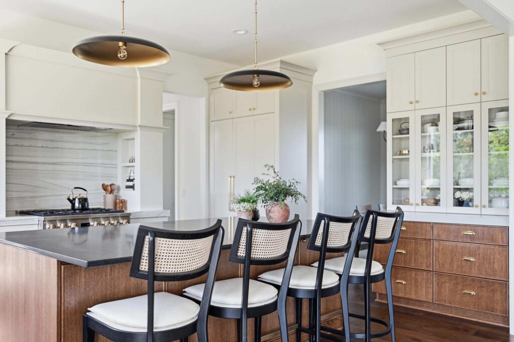 Stunning Two-Toned Kitchen
