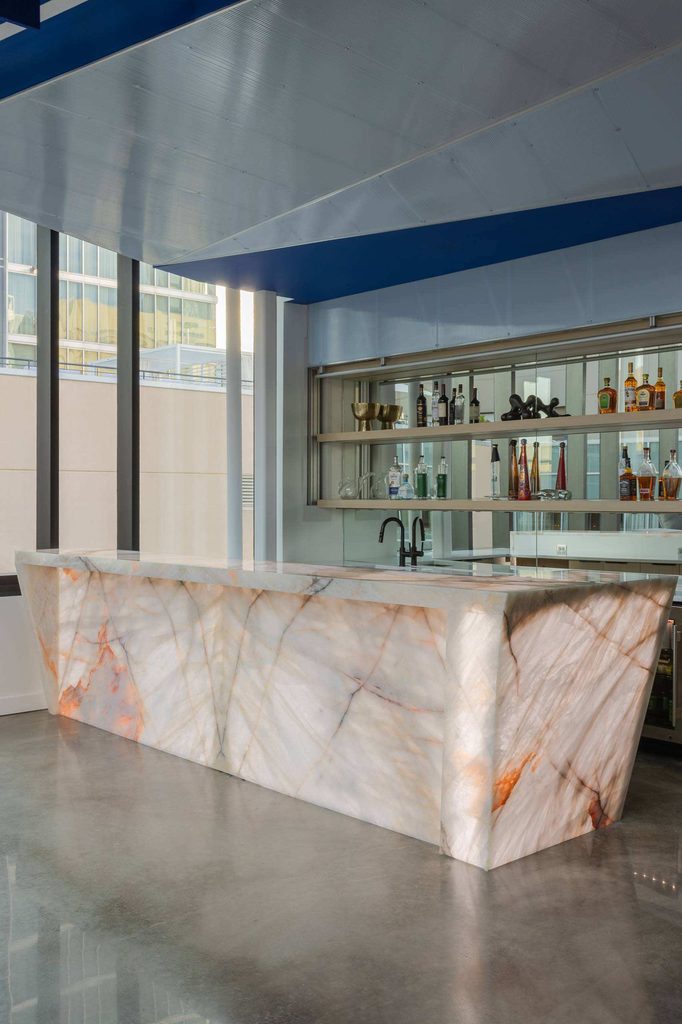 Cristallo QAT Global Bar