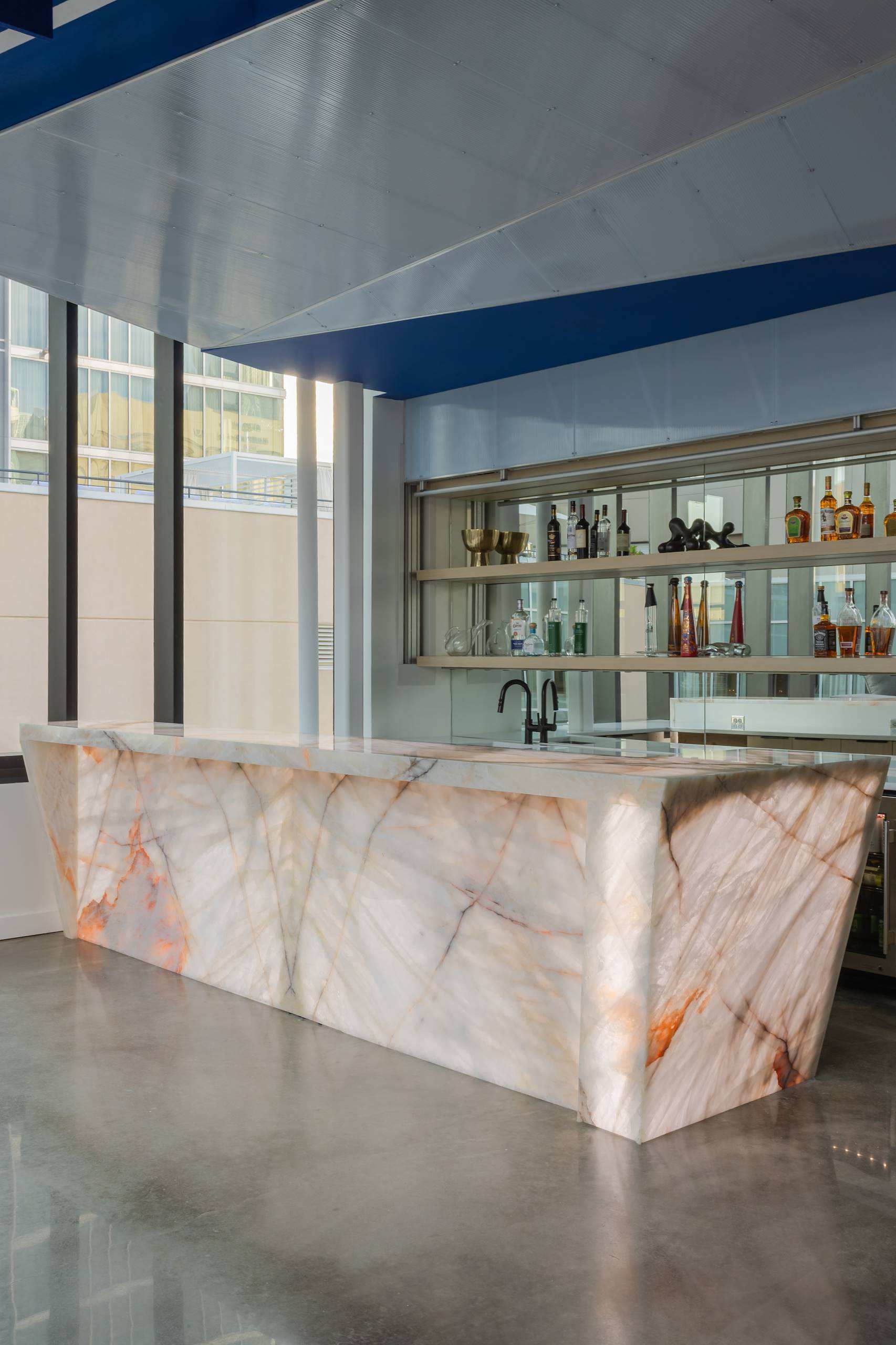 Cristallo QAT Global Bar